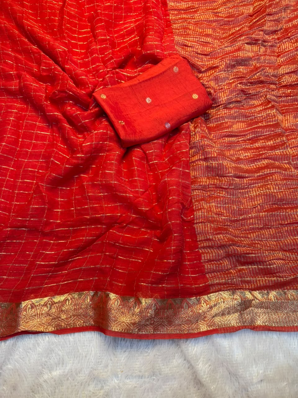 Georgette Viscose Saree with Checked Zari Pattern & Jacquard Silk Blouse – ₹1399