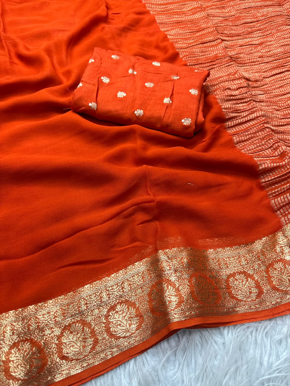 Georgette Viscose Weaving Saree with Viscose Zari Borders – ₹1399
