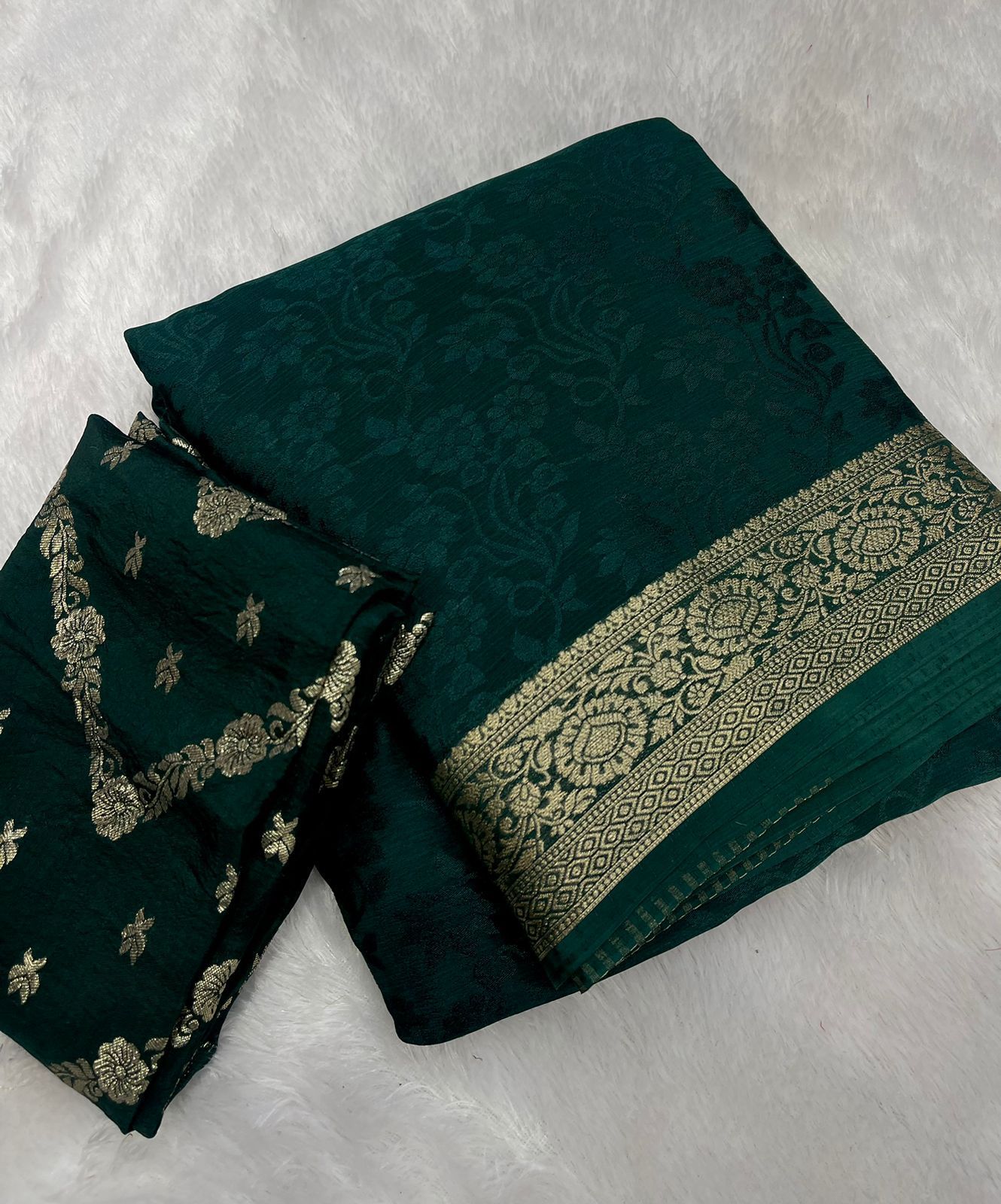 Viscose Chinnon Silk Saree with Viscose Zari Weaving Borders – ₹1550