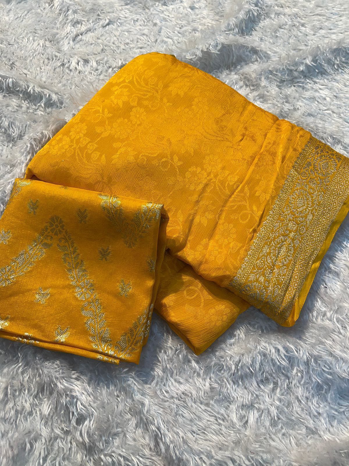 Viscose Chinnon Silk Saree with Viscose Zari Weaving Borders – ₹1550