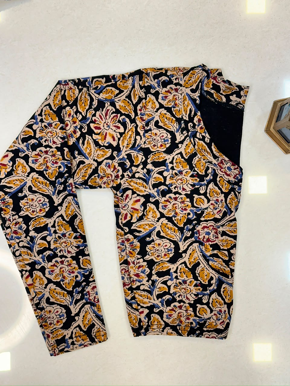 5501 - Elastic Long Sleeve Stretchable Ajrakh Blouse – ₹499