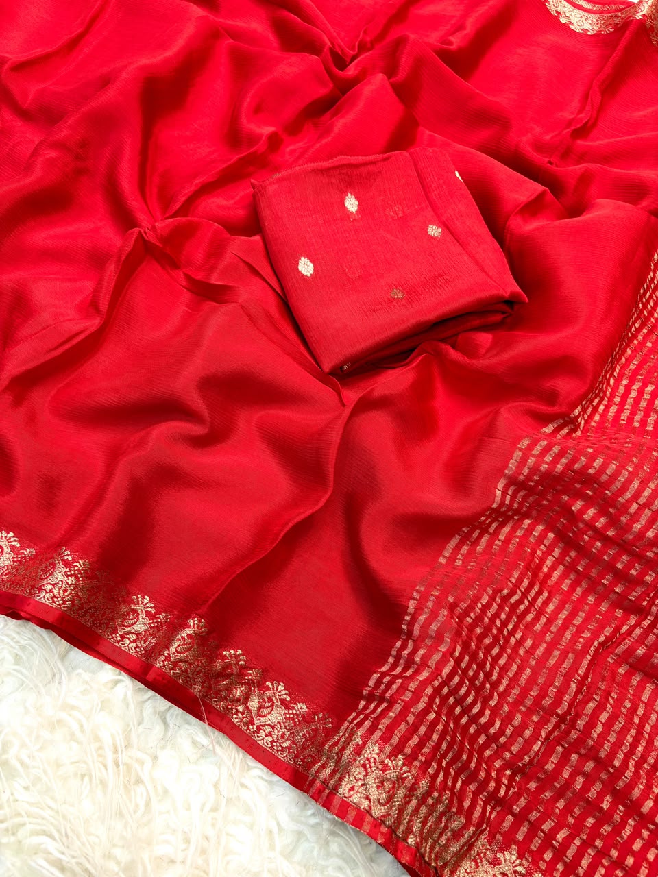 Viscose Georgette Silk Sarees with Viscose Zari Borders