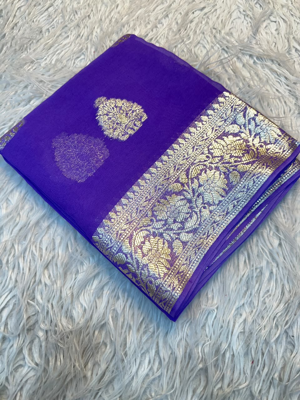 Viscose Chinnon Silk Saree with Viscose Zari Weaving Borders