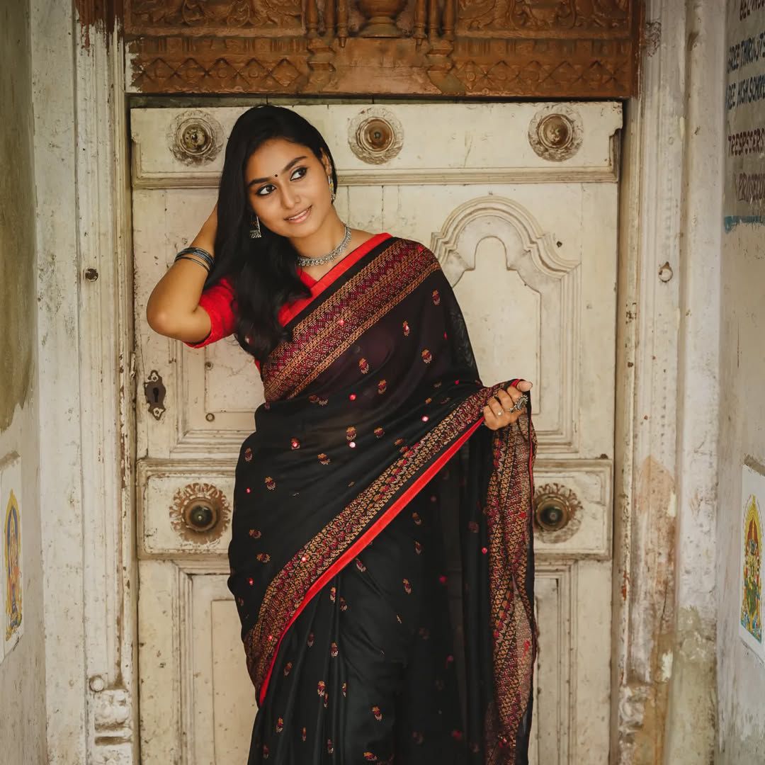 Linen Jute Silk Saree with HD Print, Foil Mirror Work & Latkan Pallu LJ1