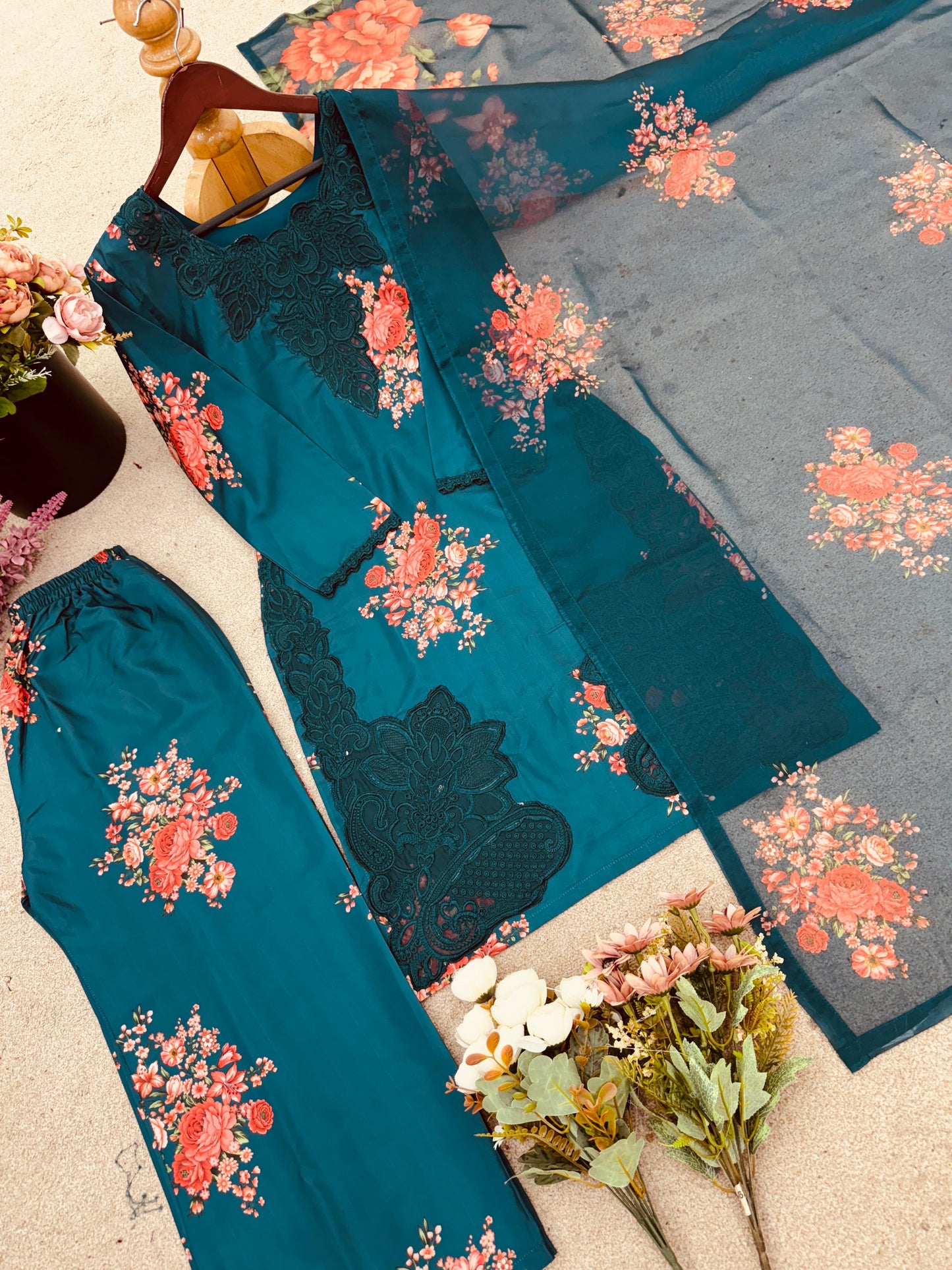 SSR-520 – Elegant Embroidered & Digital Print Work Set