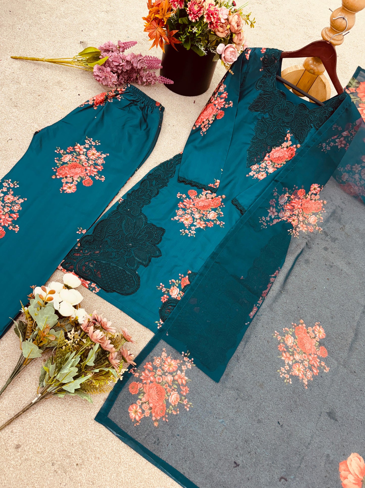 SSR-520 – Elegant Embroidered & Digital Print Work Set