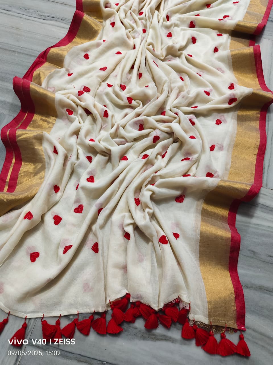 Mul Cotton Sarees with Embroidery & Zari Border