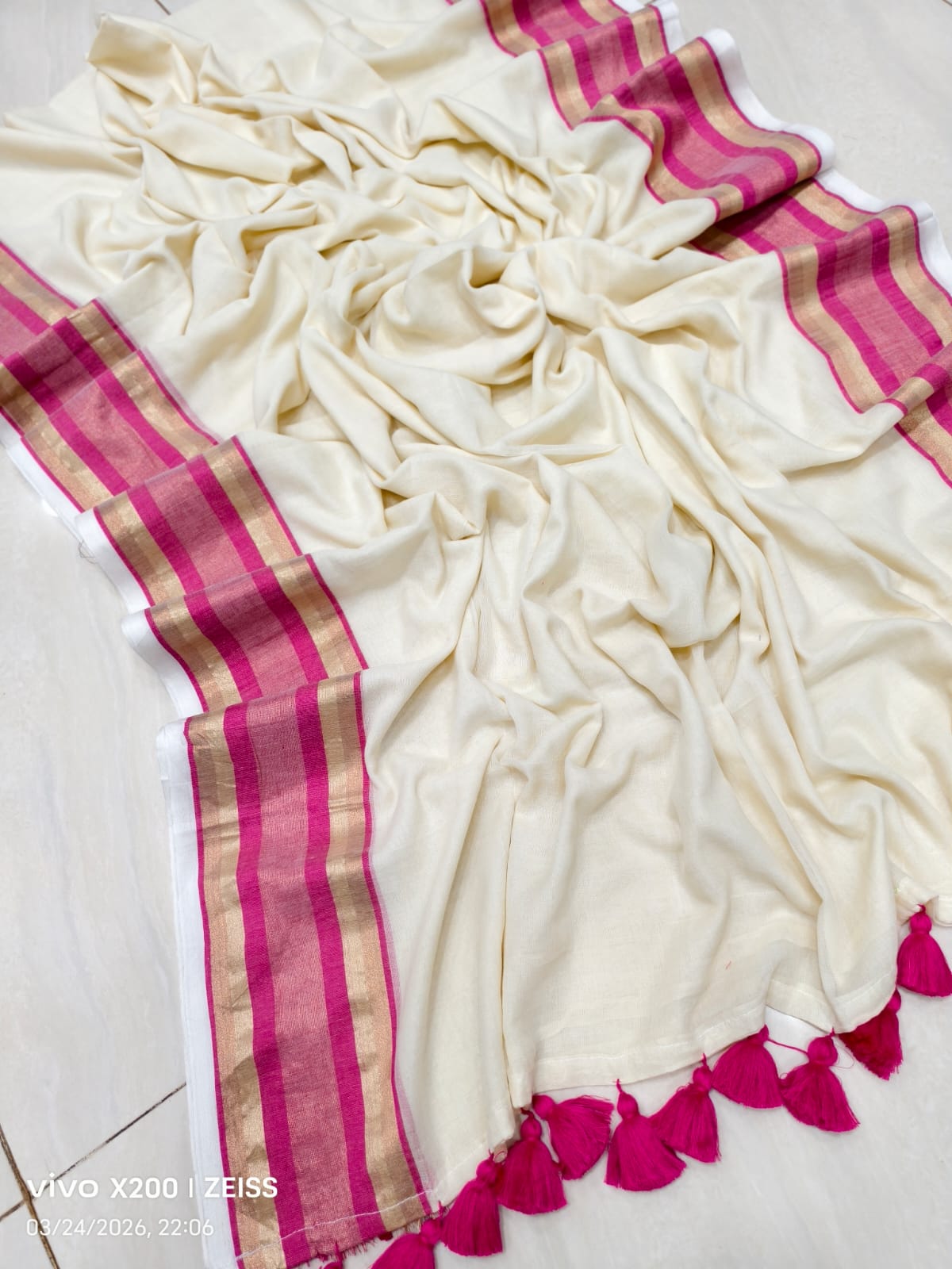 Soft 120 Count Mul Cotton Sarees with Elegant Zari Borders
