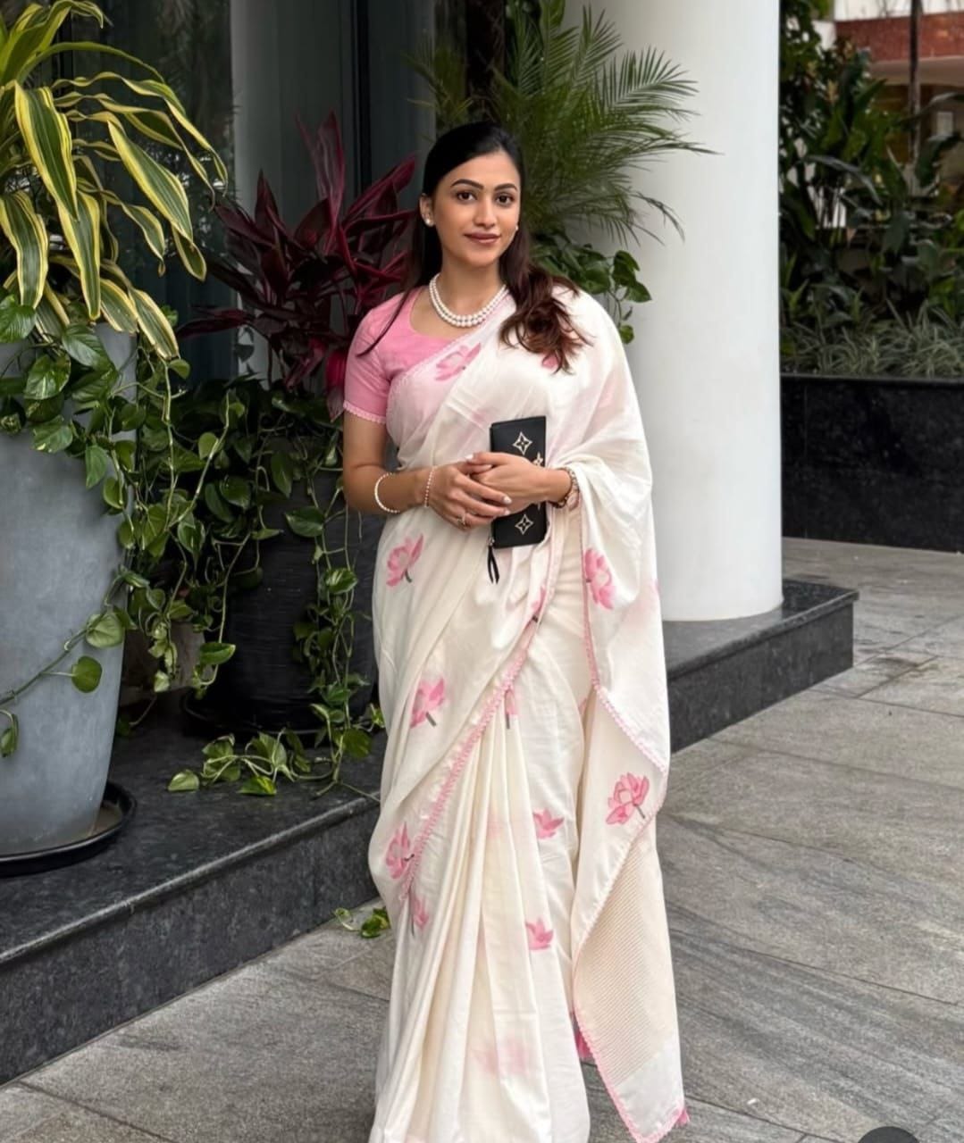 Linen Slub Cotton Saree with Lotus Print & Crochet Lace Borders – ₹899