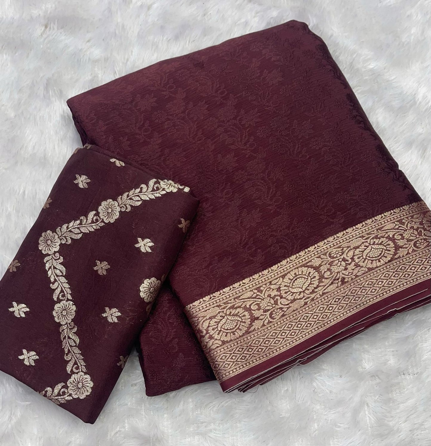 Viscose Chinnon Silk Saree with Viscose Zari Weaving Borders – ₹1550