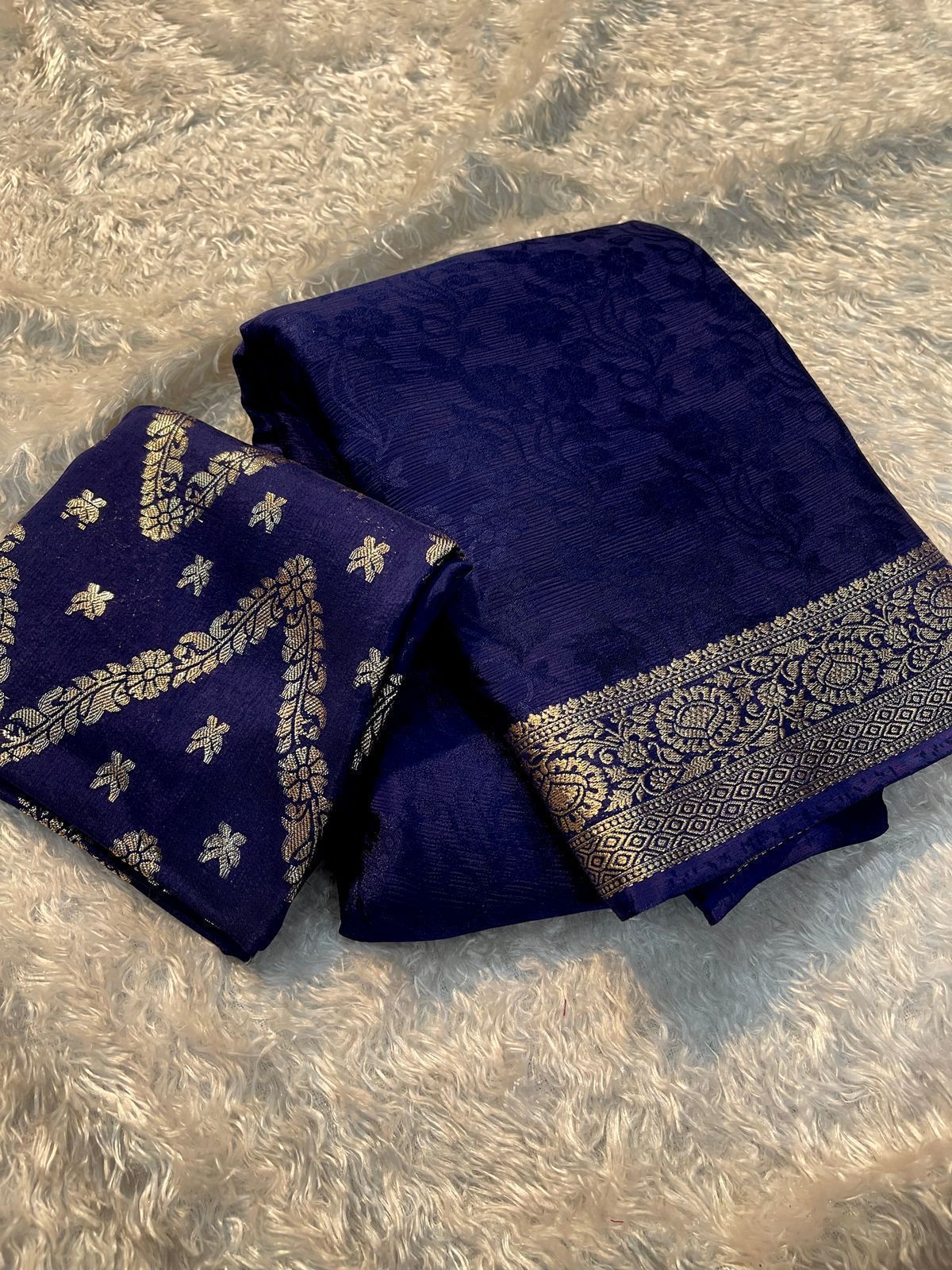 Viscose Chinnon Silk Saree with Viscose Zari Weaving Borders – ₹1550