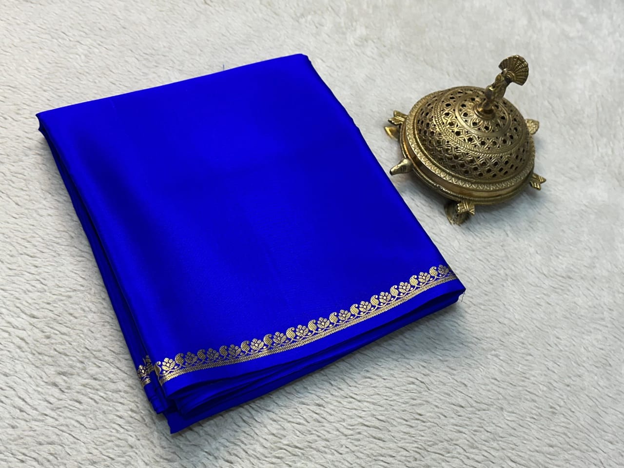 Soft Viscose Crepe Silk Saree with Golden Borders – ₹899