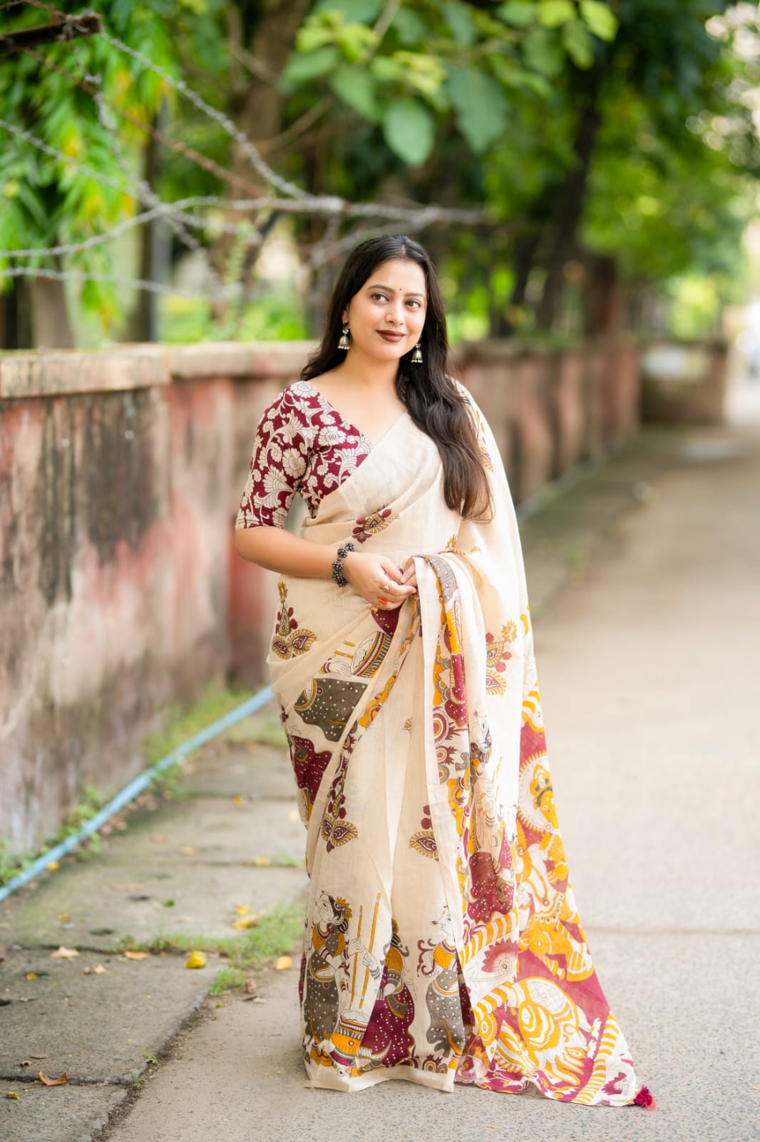 Soft Linen Slub Cotton Kalamkari Saree with Aari Mirror Work – ₹999