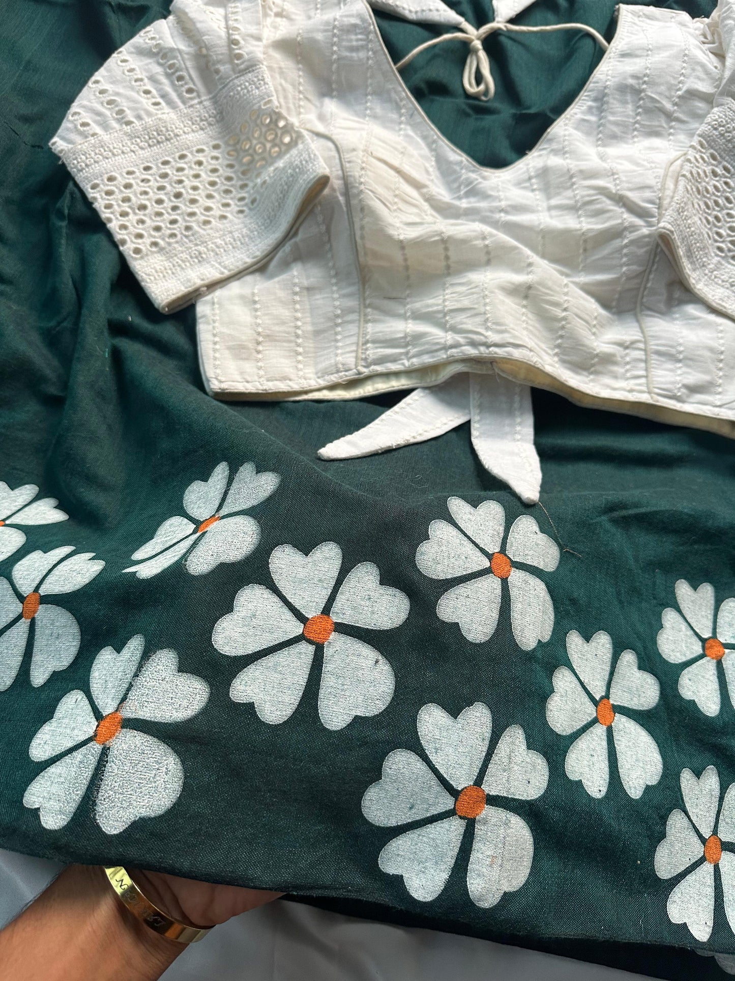 Khadi Mul Cotton Saree with Floral Print & Hakoba Readymade Blouse – ₹1299
