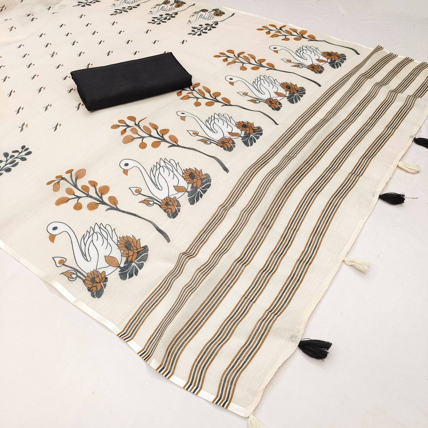 Soft Linen Slub Cotton Printed Saree – ₹799