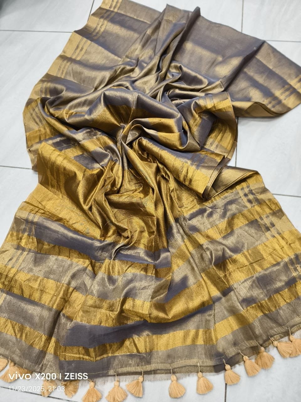 Mul Tissue Golden Zari Saree – ₹1199