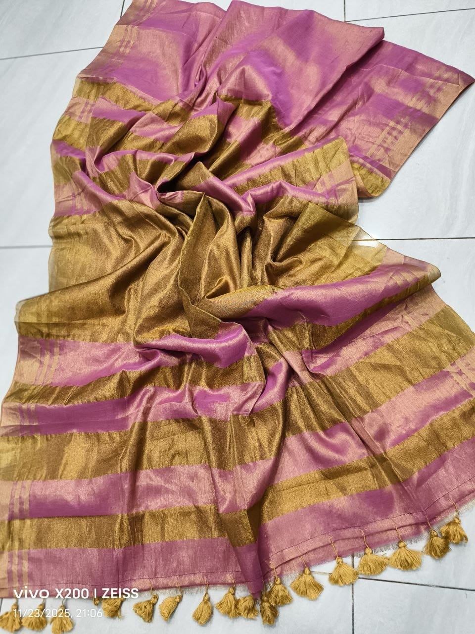 Mul Tissue Golden Zari Saree – ₹1199
