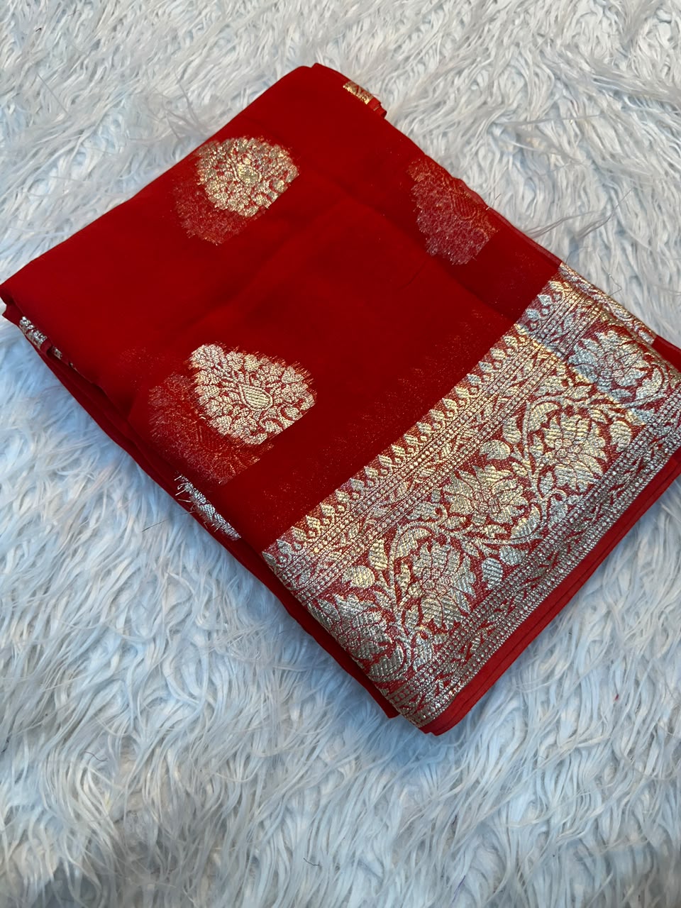Viscose Chinnon Silk Saree with Viscose Zari Weaving Borders
