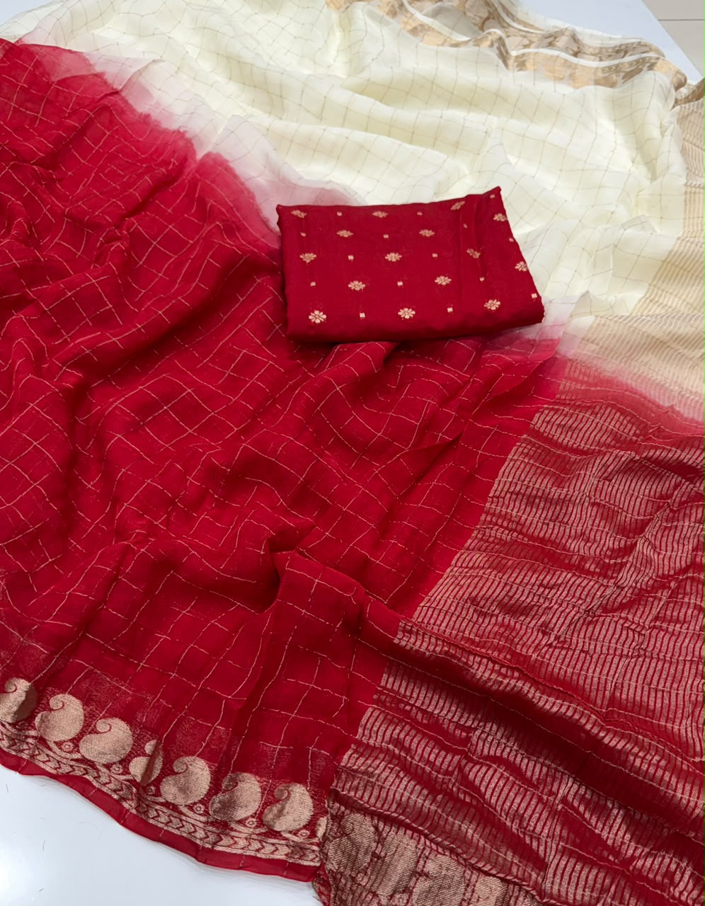 Viscose Georgette Zari Checked Saree with Viscose Zari Weaving Borders
