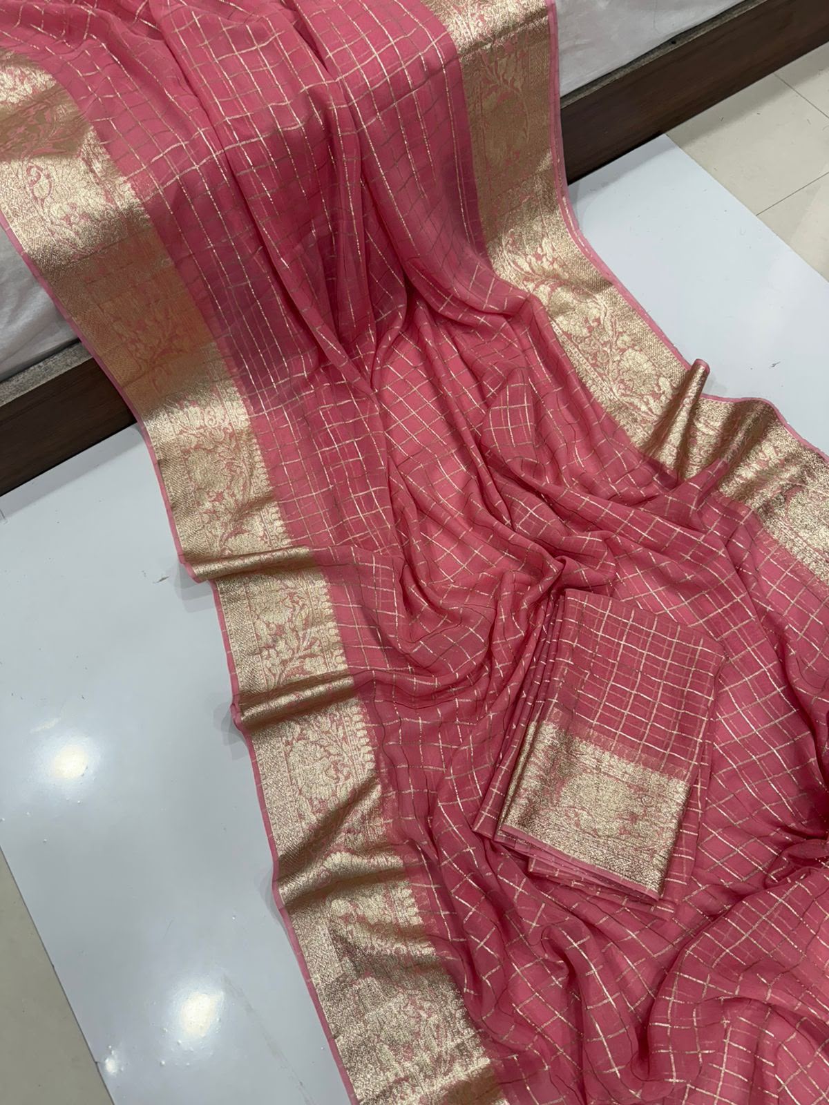 Viscose Georgette Zari Checked Saree with Viscose Zari Weaving Borders