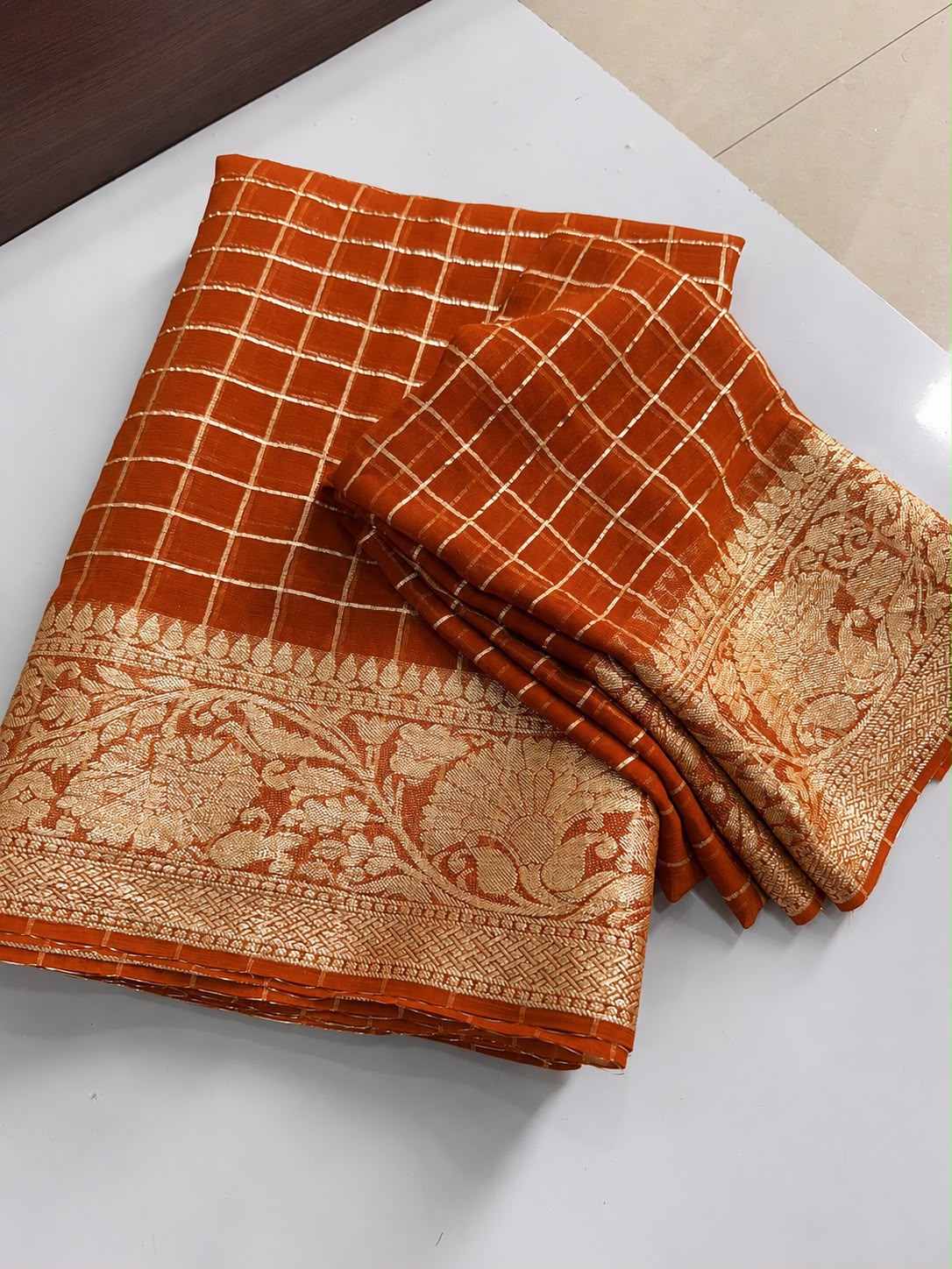 Viscose Georgette Zari Checked Saree with Viscose Zari Weaving Borders