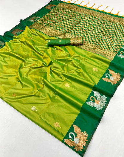 Soft Handloom Dual Tone Effect Saree with Brocade Zari Pallu – ₹1399